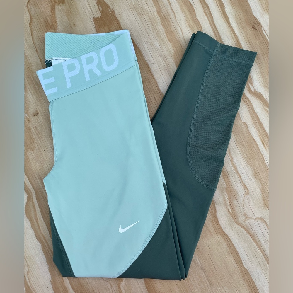 Nike Pro leggings- Sage/Military Green